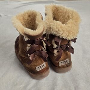 Women's UGG Boots Bailey Bow II Lined Winter Booties Brown Suede Flats Size 9